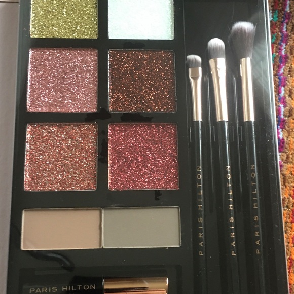 NRFB Paris Hilton 36 Pc Eye Palette Glitter Brush - Picture 5 of 9